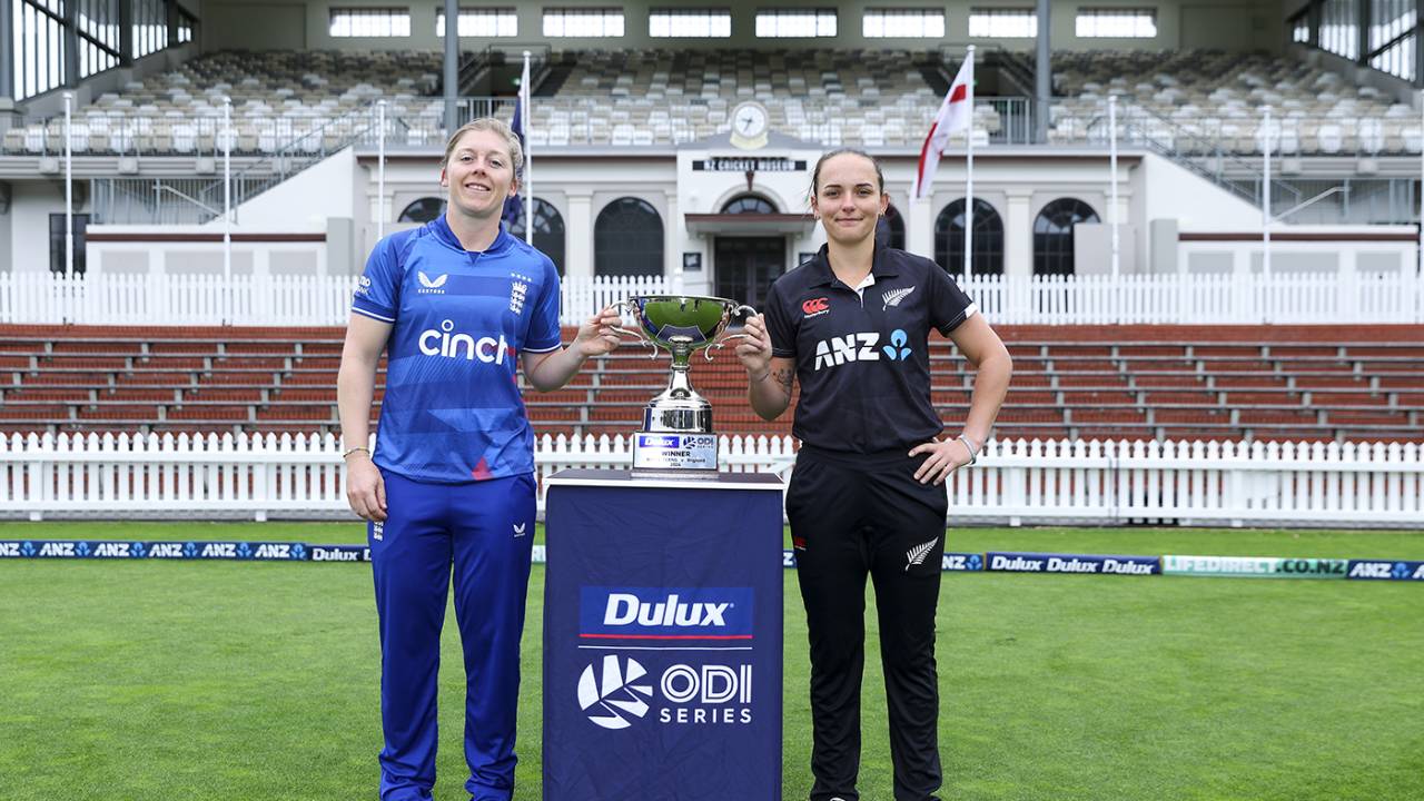 Heather Knight and Amelia Kerr ahead of the first ODI