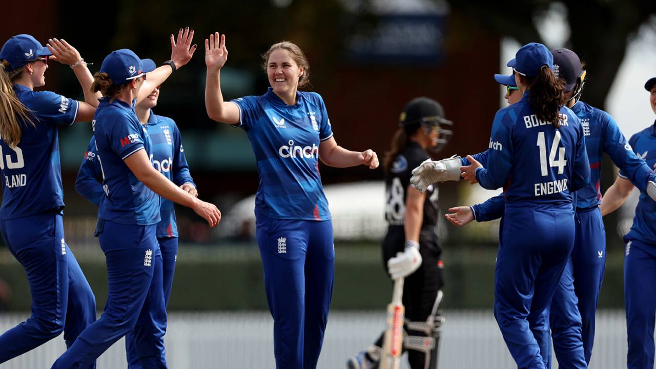 Nat Sciver-Brunt celebrates the wicket of Suzie Bates