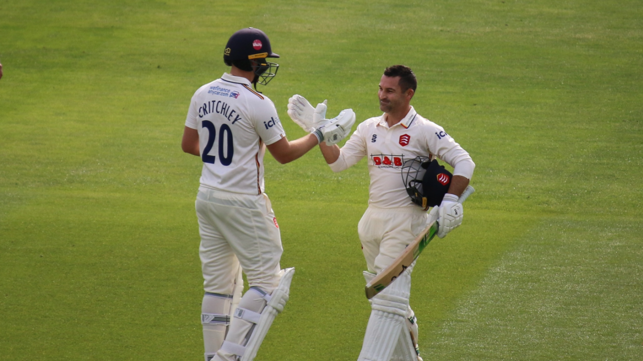 Dean Elgar brought up his maiden Essex hundred on the first day at Chelmsford
