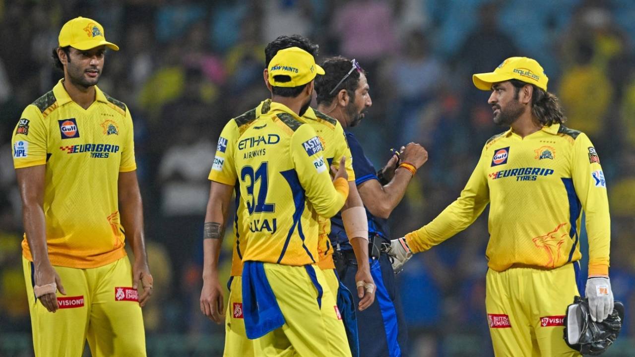 MS Dhoni and his team-mates have a chat with umpire Anil Chaudhary, Lucknow Super Giants vs Chennai Super Kings, IPL 2024, Lucknow, April 19, 2024