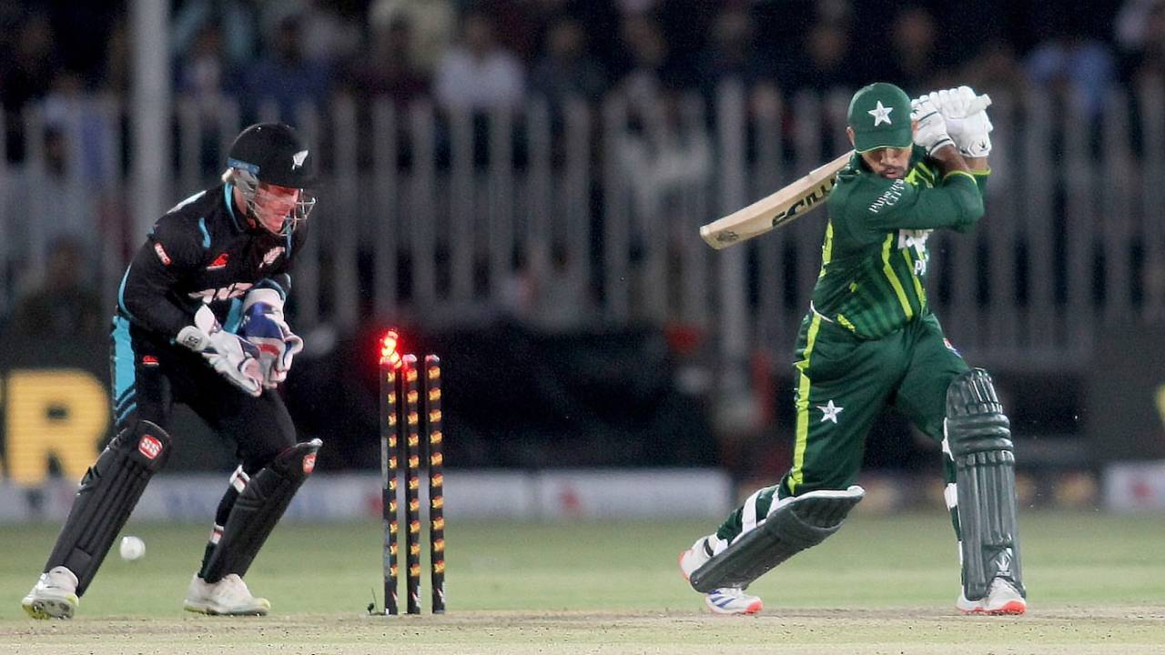 Usman Khan loses his stumps to Ish Sodhi, Pakistan vs New Zealand, 2nd T20I, Rawalpindi, April 20, 2024