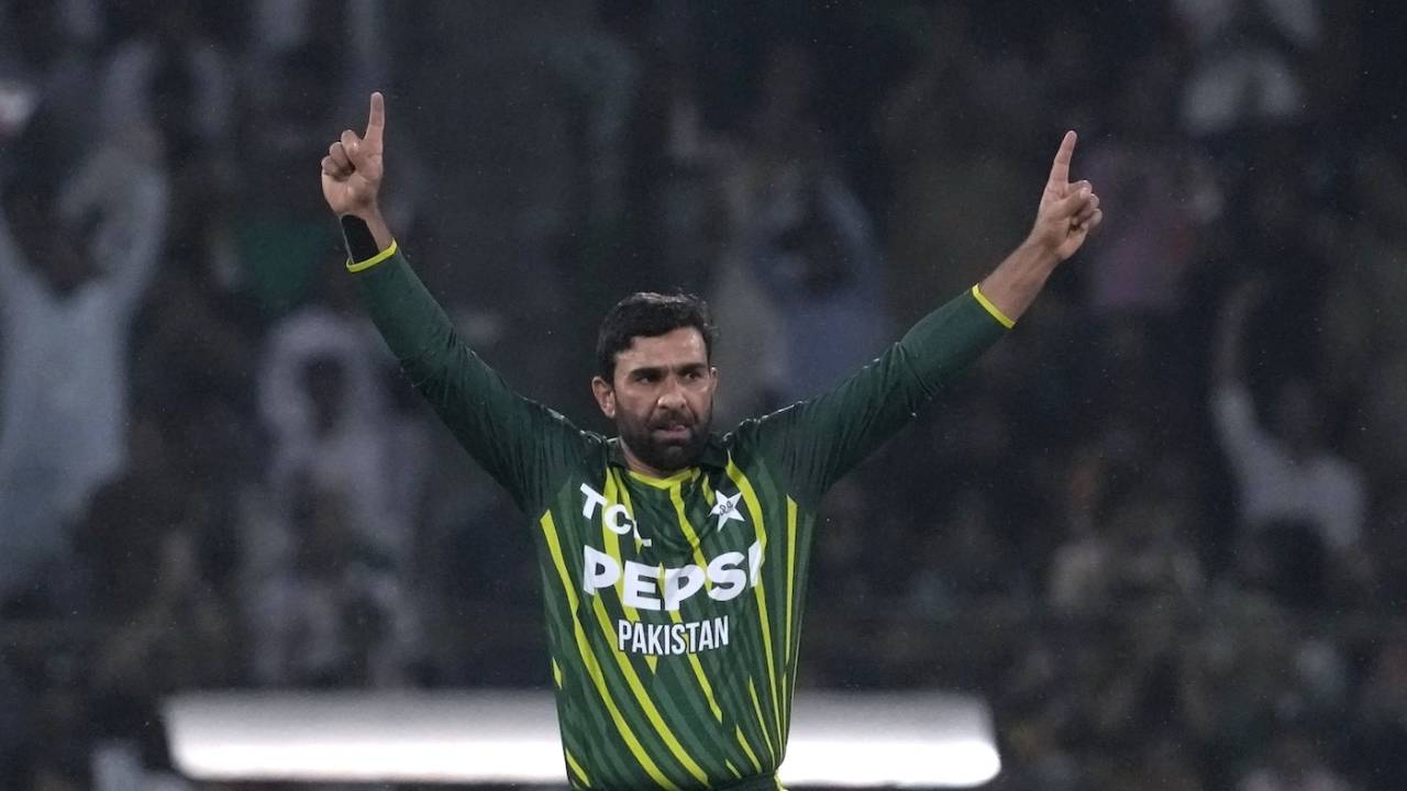 Iftikhar Ahmed celebrates after getting rid of Mark Chapman, Pakistan vs New Zealand, 4th T20I, Lahore, April 25, 2024