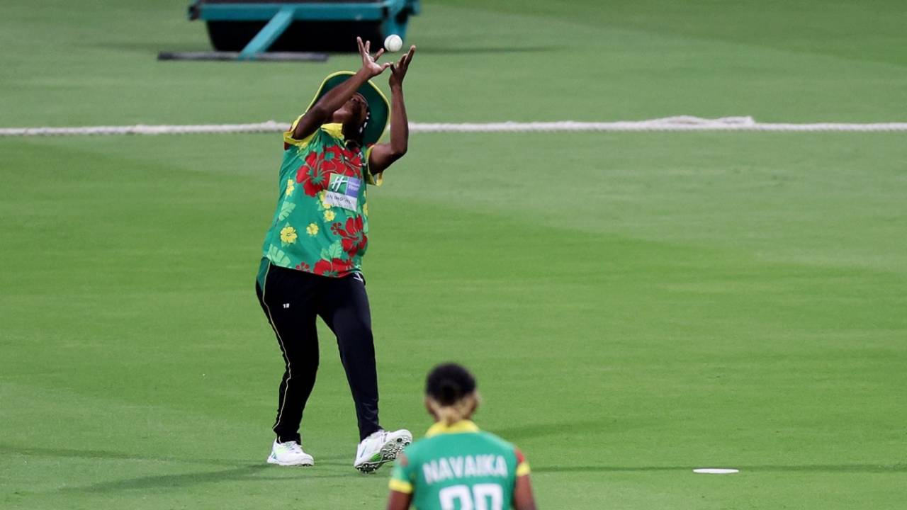 Valenta Langiatu takes a catch, Zimbabwe vs Vanuatu, Women's T20 World Cup Qualifier, Group B, Abu Dhabi, April 25, 2024