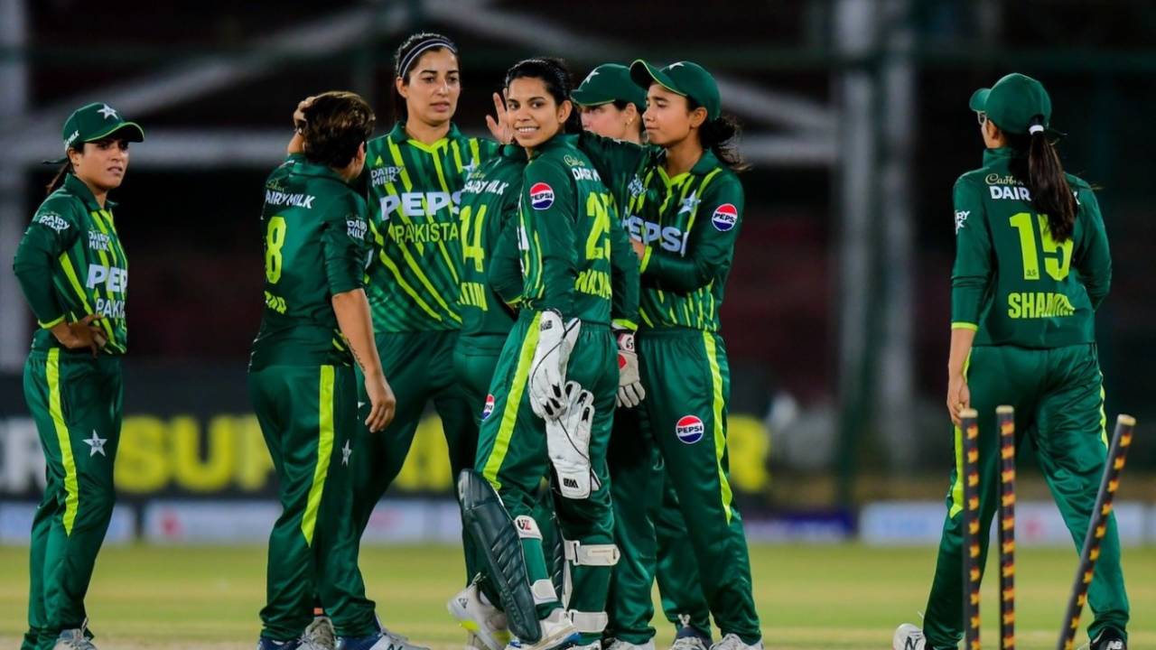 The Pakistan players celebrate the fall of Rashada Williams, Pakistan vs West Indies, 3rd women's T20I, Karachi, April 30, 2024