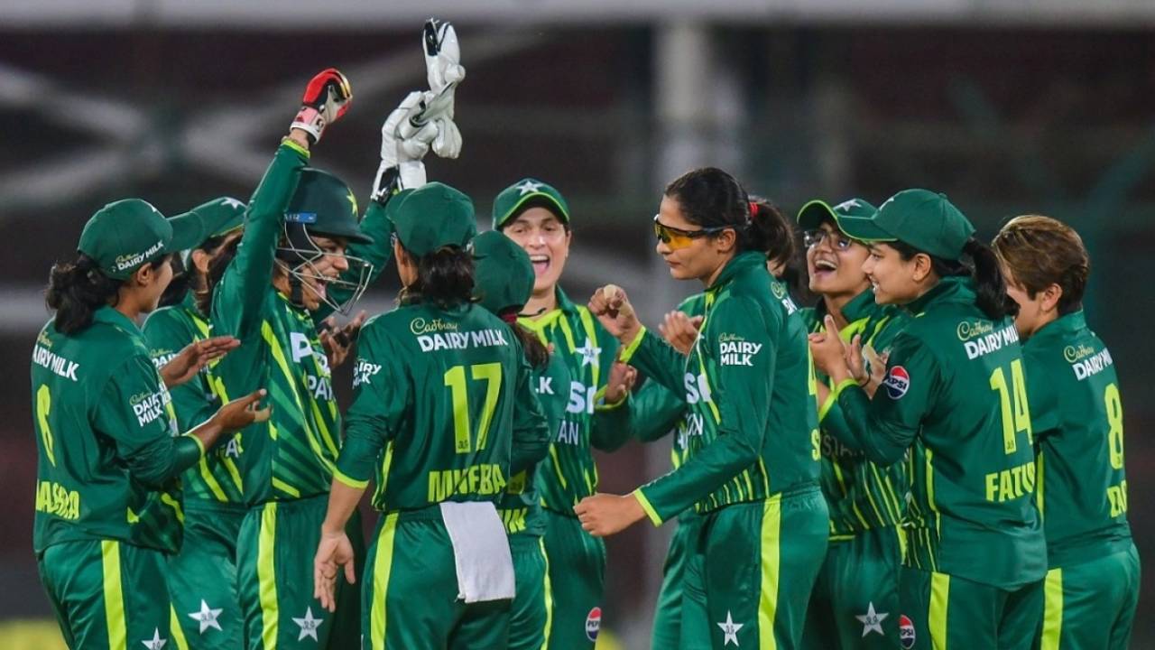 Sadia Iqbal celebrates with her team-mates, Pakistan vs West Indies, 4th women's T20I, 4th T20I, Karachi, May 02, 2024
