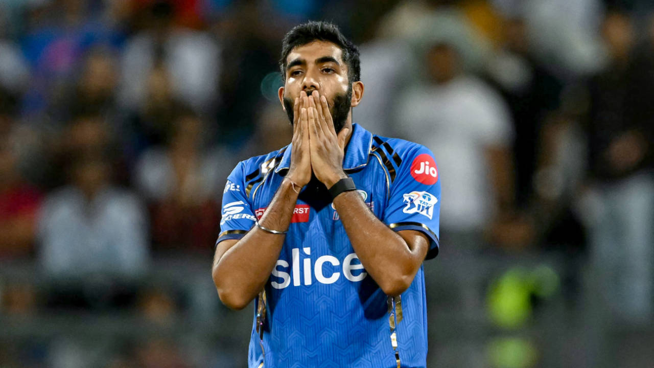 Jasprit Bumrah reacts after catching Abhishek Sharma's edge, Mumbai Indians vs Sunrisers Hyderabad, IPL 2024, Mumbai, May 6, 2024 