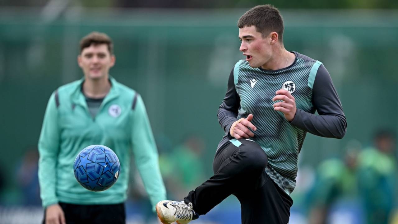 Neil Rock warms up with some football, Ireland vs Pakistan, 2nd T20I, Dublin, May 12, 2024