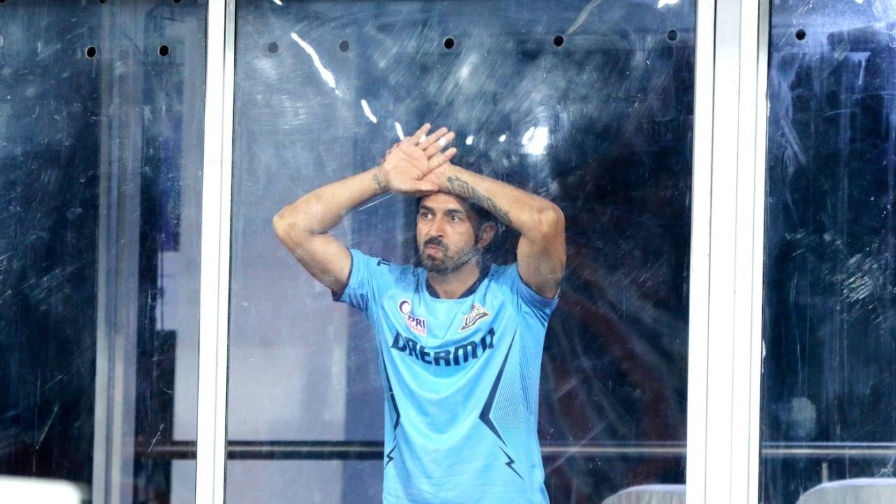 Mohit Sharma looks on while it rains, Sunrisers Hyderabad vs Gujarat Titans, IPL 2024, Hyderabad, May 16, 2024