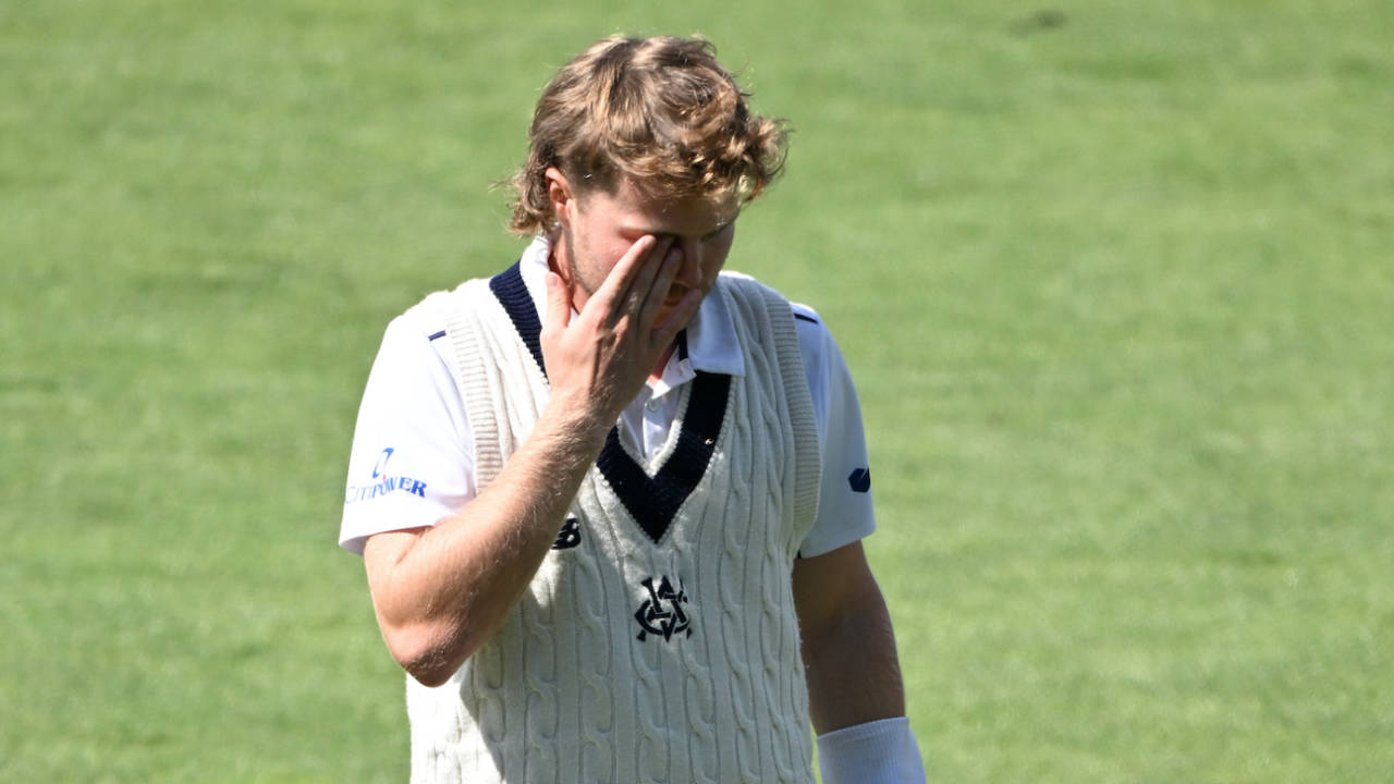 Will Pucovski walks off after taking a nasty blow on the helmet, Tasmania vs Victoria, Sheffield Shield, Hobart, March 3, 2024