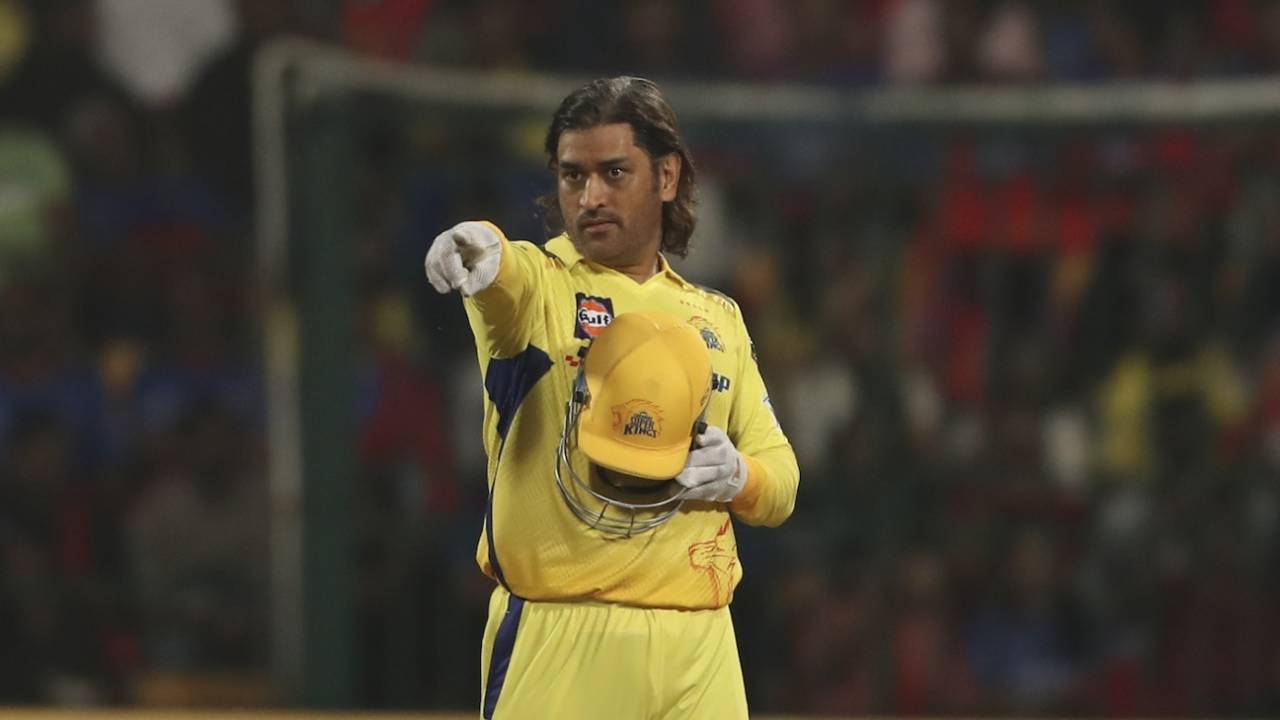 MS Dhoni just can't stop being the captain, Royal Challengers Bengaluru vs Chennai Super Kings, IPL 2024, Bengaluru, May 18, 2024