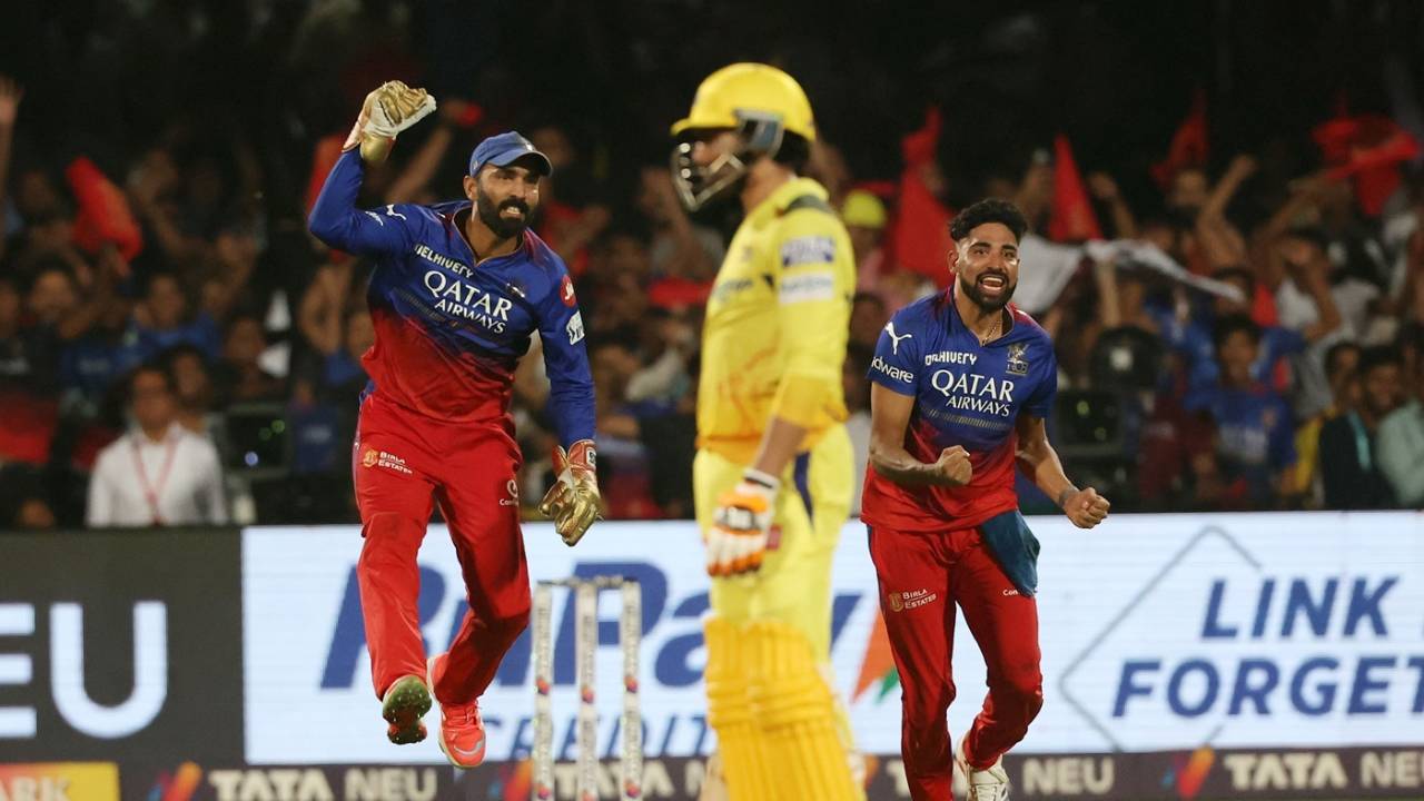 Dinesh Karthik and Mohammed Siraj celebrate RCB's win, Royal Challengers Bengaluru vs Chennai Super Kings, IPL 2024, Bengaluru, May 18, 2024