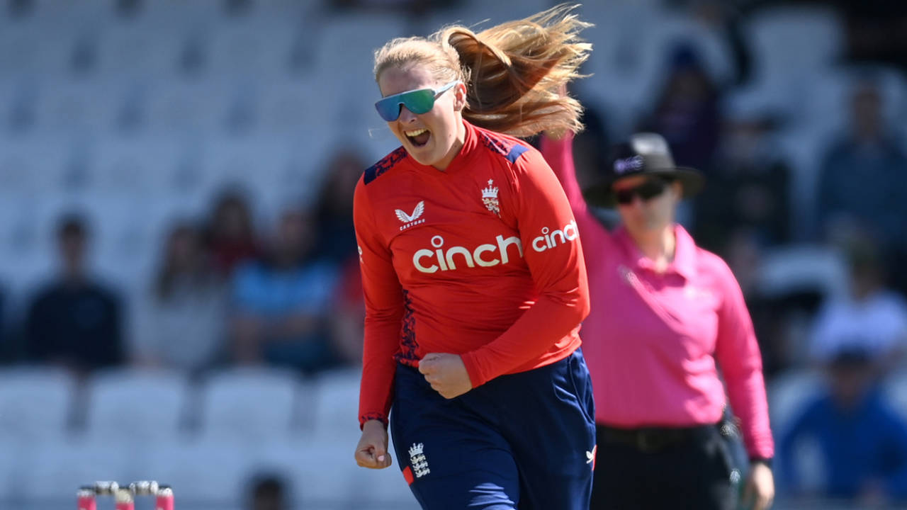 Sophie Ecclestone made the breakthrough for England, England vs Pakistan, 3rd Women's T20I, Headingley, May 19, 2024