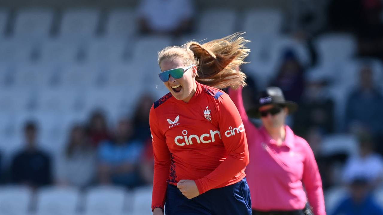 Sophie Ecclestone made the breakthrough for England, England vs Pakistan, 3rd Women's T20I, Headingley, May 19, 2024