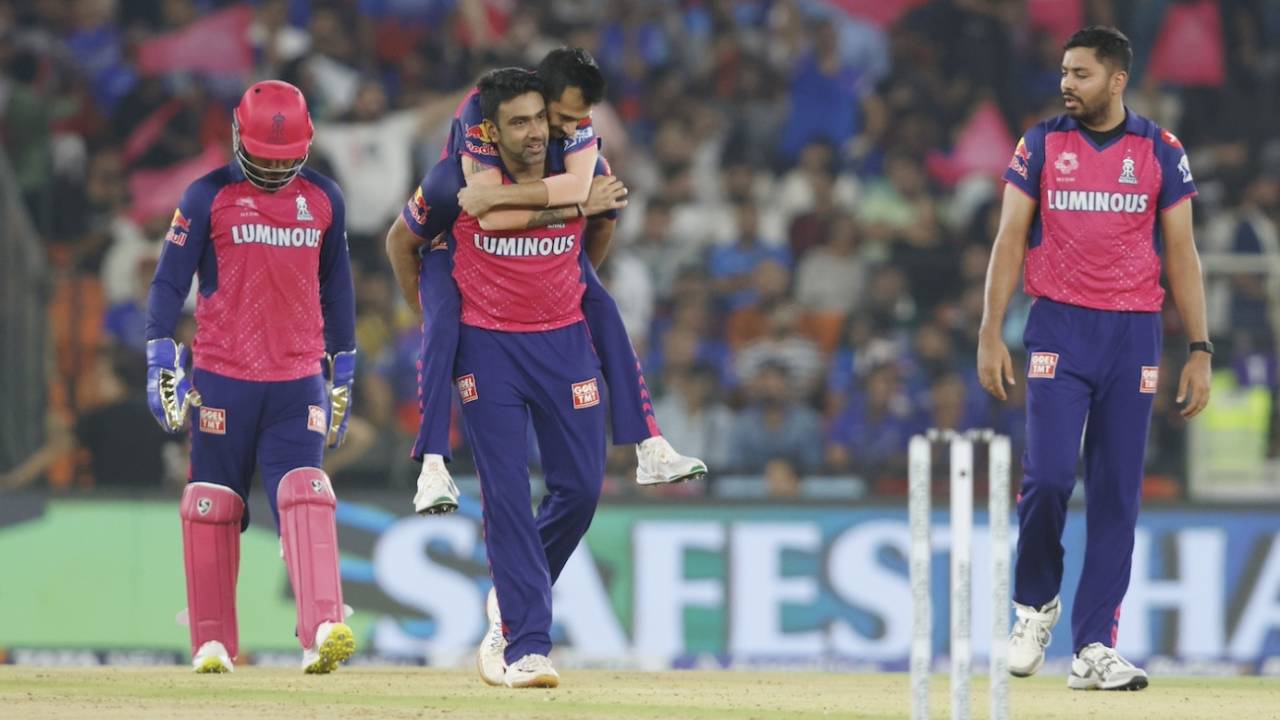 Yuzvendra Chahal found a new way to congratulate R Ashwin, Rajasthan Royals vs Royal Challengers Bengaluru, IPL 2024, Eliminator, Ahmedabad, May 22, 2024 