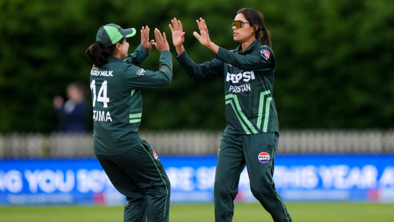 Umm-e-Hani trapped Tammy Beaumont lbw for 33, England vs Pakistan, 1st Women's ODI, Derby, May 23, 2024
