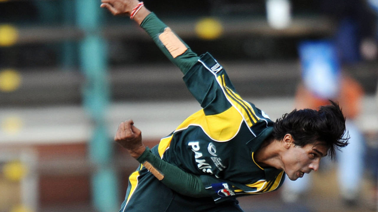 Mohammad Amir bowls, Pakistan v West Indies, Champions Trophy, Group A, Johannesburg, September 23, 2009