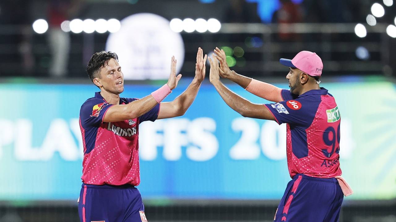 Trent Boult celebrates with R Ashwin after bagging two wickets in an over, Sunrisers Hyderabad vs Rajasthan Royals, Qualifier 2, IPL 2024, Chennai, May 24, 2024