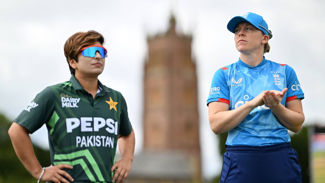 Nida Dar and Heather Knight at the toss, England vs Pakistan, 2nd Women's ODI, Taunton, May 26, 2024
