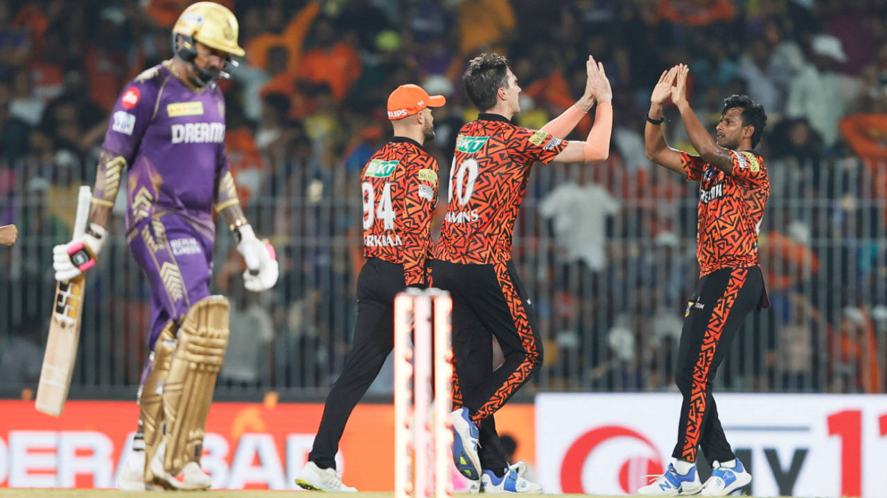 Pat Cummins accounted for Sunil Narine early in the chase, Kolkata Knight Riders vs Sunrisers Hyderabad, IPL 2024, final, Chennai, May 26, 2024