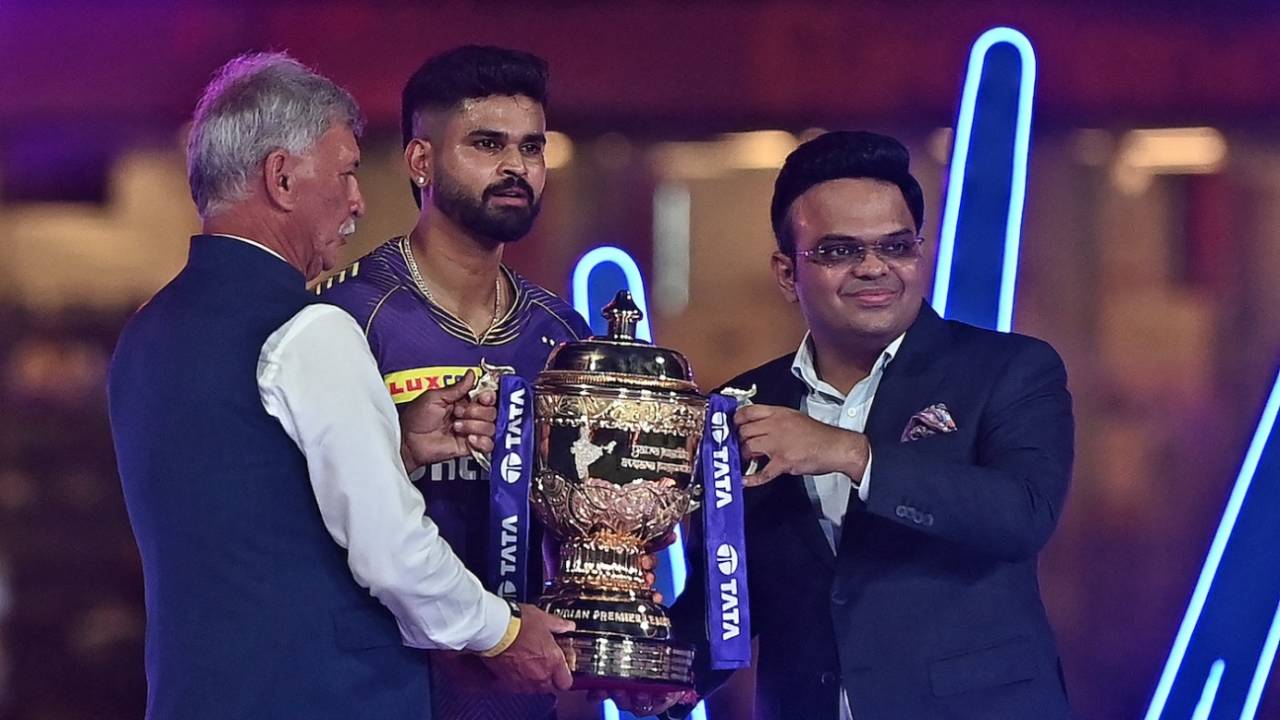 Shreyas Iyer receives the trophy from BCCI bosses Roger Binny and Jay Shah, Kolkata Knight Riders vs Sunrisers Hyderabad, IPL 2024, final, Chennai, May 26, 2024