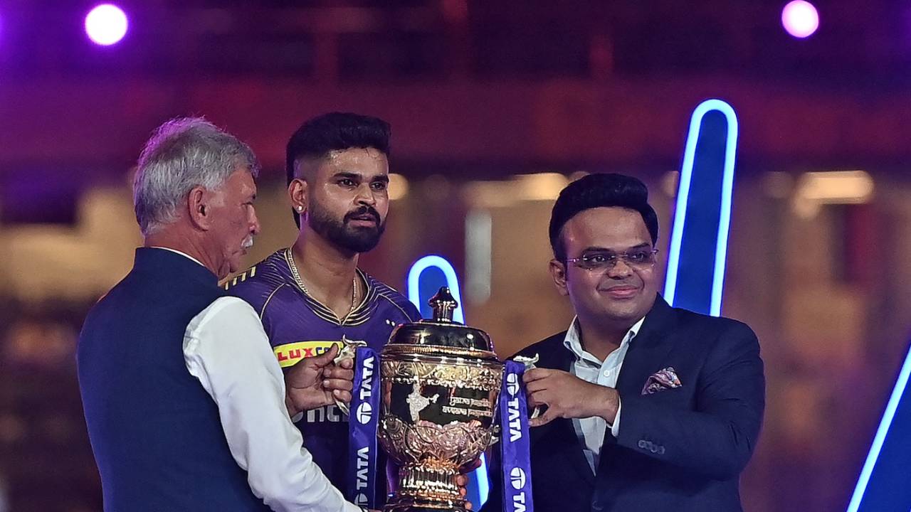 Shreyas Iyer receives the trophy from BCCI bosses Roger Binny and Jay Shah, Kolkata Knight Riders vs Sunrisers Hyderabad, IPL 2024, final, Chennai, May 26, 2024