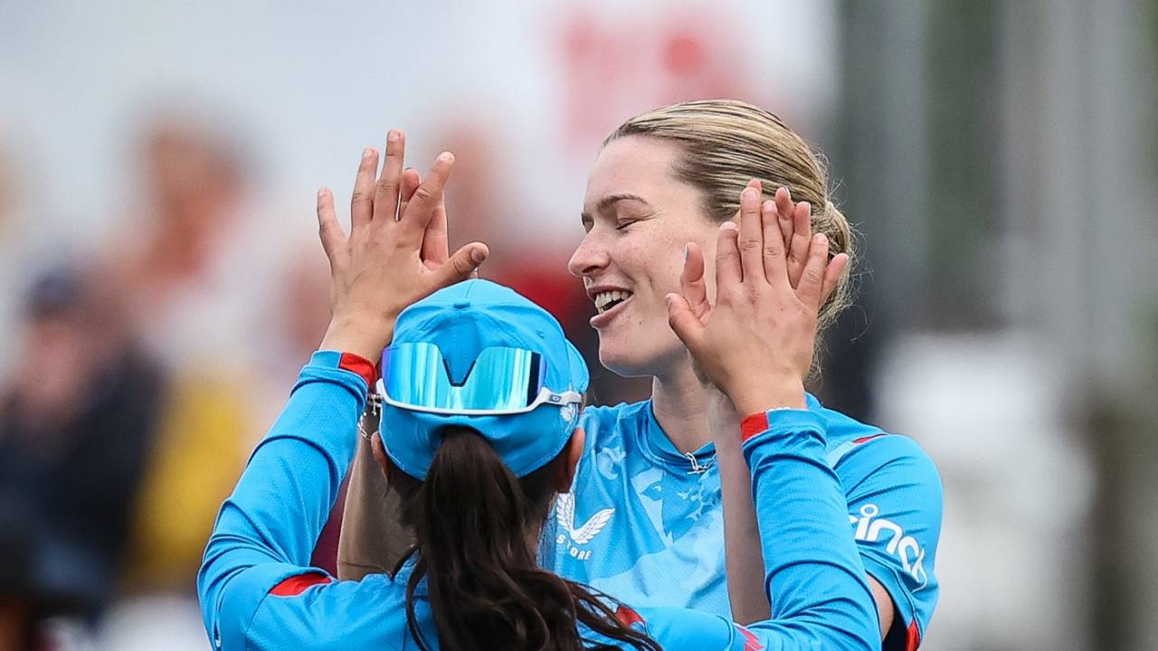 Lauren Bell celebrates with Maia Bouchier after castling Sadaf Shamas, England vs Pakistan, 3rd Women's ODI, Chelmsford, May 29, 2024