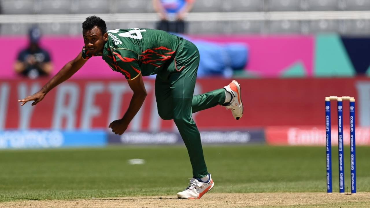 Shoriful Islam in action, Bangladesh vs India, warm-up game, T20 World Cup, New York, June 1, 2024