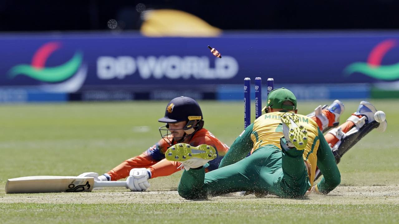 Aiden Markram's on the ball and that's the end of Scott Edwards, Netherlands vs South Africa, T20 World Cup 2024, New York, June 8, 2024
