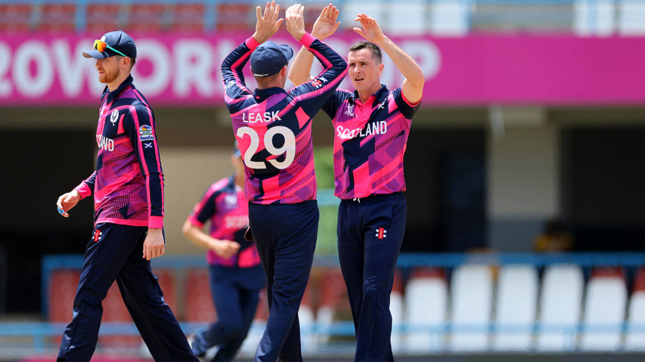 Chris Sole made the initial breakthrough in the powerplay, Scotland vs Oman, T20 World Cup, Antigua, June 9, 2024