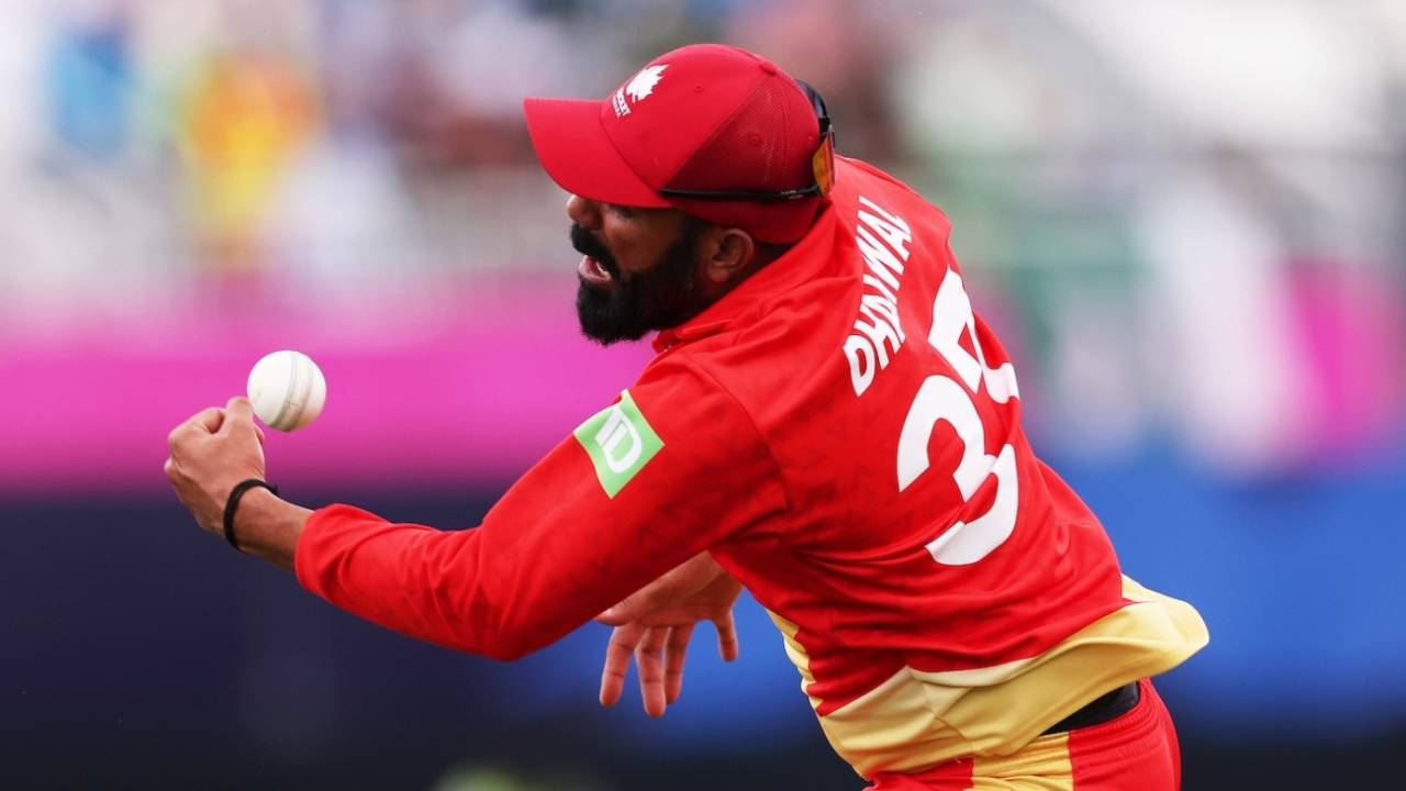 Navneet Dhaliwal spills a chance, Canada vs Pakistan, T20 World Cup 2024, New York, June 11, 2024
