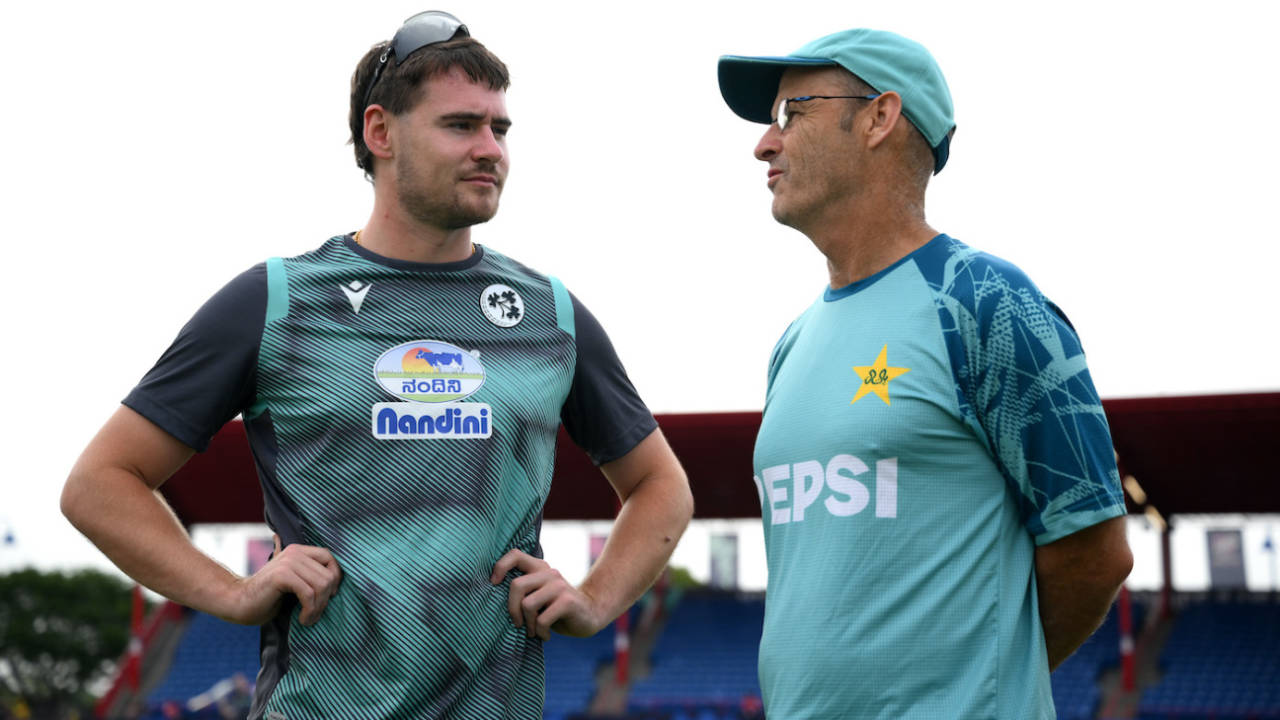 Ireland pacer Josh Little and Pakistan coach Gary Kirsten have a chat, Ireland vs Pakistan, T20 World Cup 2024, Lauderhill, June 16, 2024