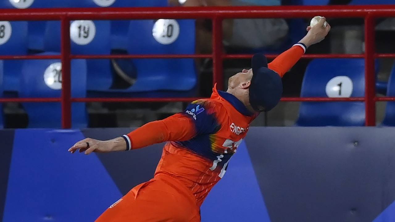 Sybrand Engelbrecht pulled off a stunning save at the boundary, Netherlands vs Sri Lanka, T20 World Cup 2024, Gros Islet, June 16, 2024