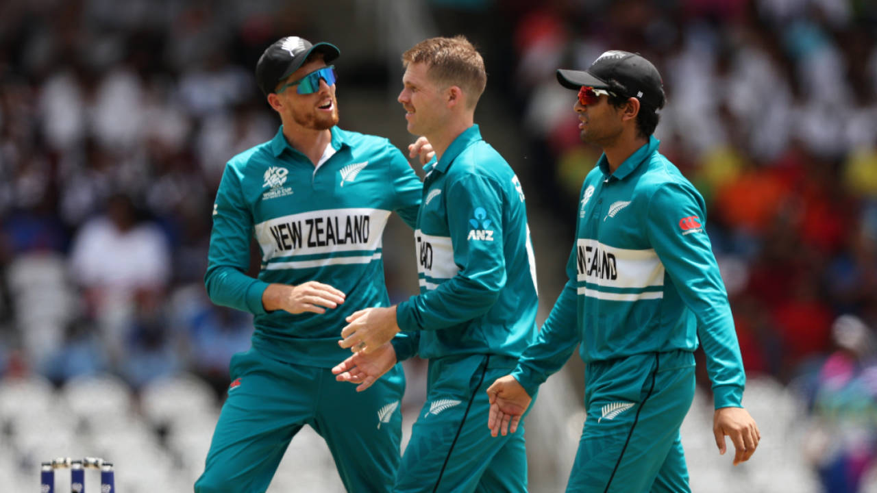 New Zealand get together after Lockie Ferguson strikes first ball, New Zealand vs PNG, Tarouba,T20 World Cup 2024, June 17, 2024