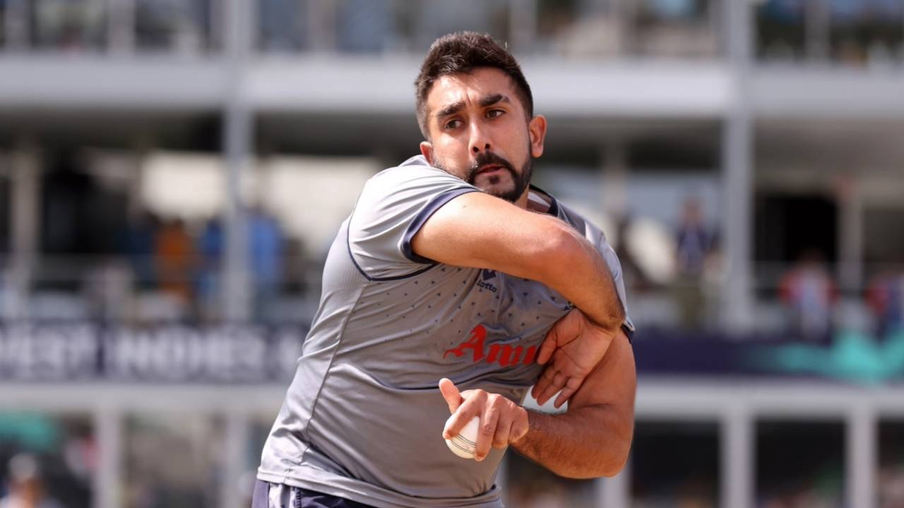 Tabraiz Shamsi gets warmed up, India vs South Africa, T20 World Cup final, Bridgetown, Barbados, June 29, 2024