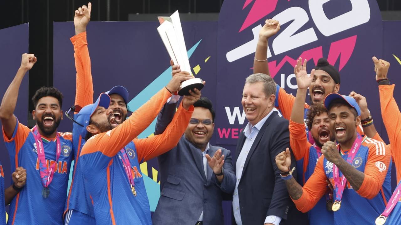 Rohit Sharma lifts the World Cup trophy, India vs South Africa, T20 World Cup final, Bridgetown, Barbados, June 29, 2024