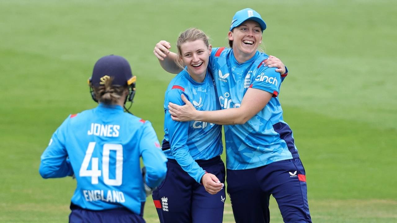 Charlie Dean dismissed Maddy Green and Amelia Kerr, England vs New Zealand, 2nd Women's ODI, Worcester, June 30, 2024