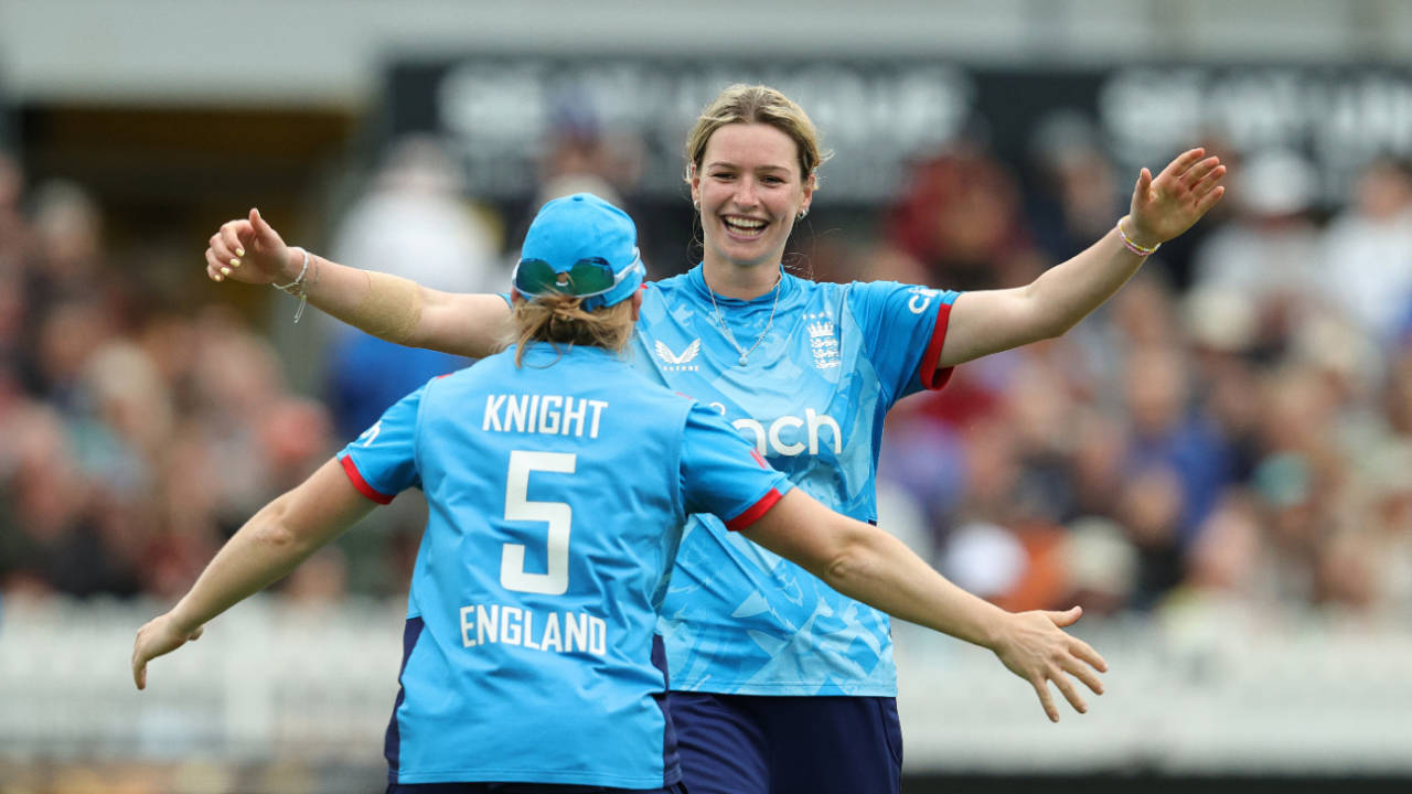 Lauren Bell claimed her first five-wicket haul, England vs New Zealand, 3rd Women's ODI, Bristol, July 3, 2024