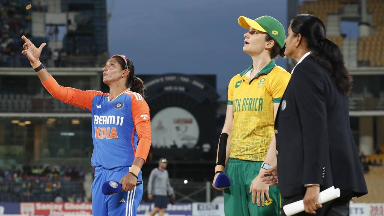 Harmanpreet Kaur and Laura Wolvaardt at the toss, India vs South Africa, 2nd women's T20I, Chennai, July 7, 2024