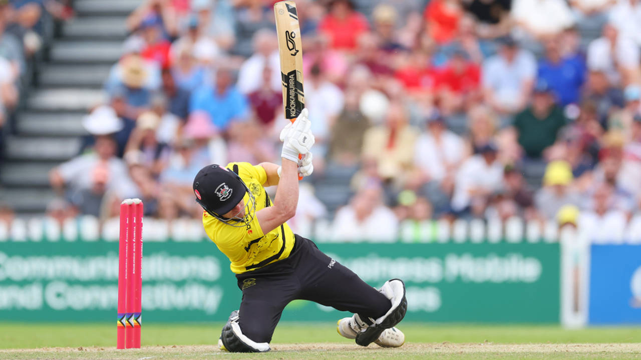 Cameron Bancroft gets low to scoop over fine leg, Gloucestershire vs Glamorgan, Vitality Blast, Cheltenham, July 14, 2024