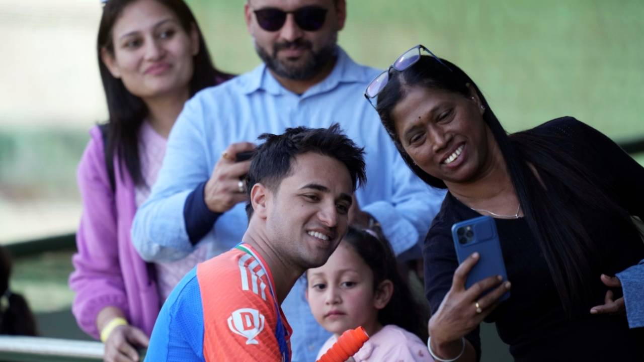 Fans gather around Abhishek Sharma, Zimbabwe vs India, 4th men's T20I, Harare, July 13, 2024