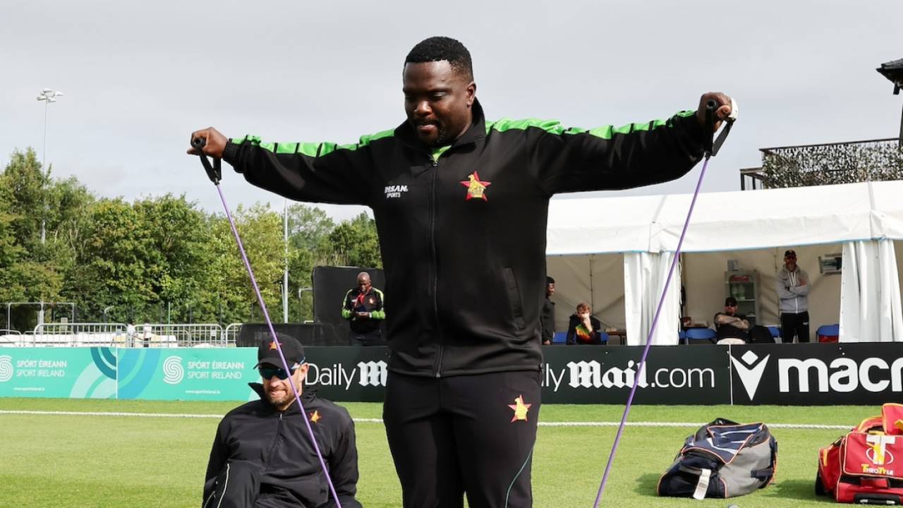 Prince Masvaure warms up, Ireland vs Zimbabwe, Only Test, Belfast, 4th day, July 28, 2024