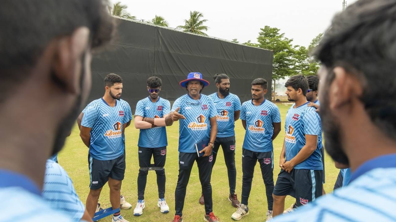 RX Murali, the Idream Tiruppur Tamizhans coach, gives his players a pep talk before the TNPL playoffs, Dindigul, July 29, 2024