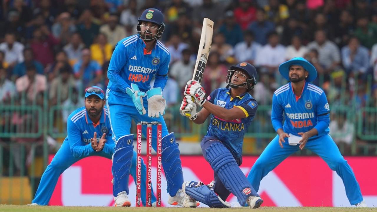 Dunith Wellalage put the sweep to good use, Sri Lanka vs India, 1st ODI, Colombo, August 2, 2024