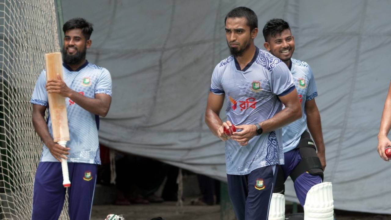 Tanzim Hasan Sakib runs in to bowl, Mirpur, August 7, 2024 