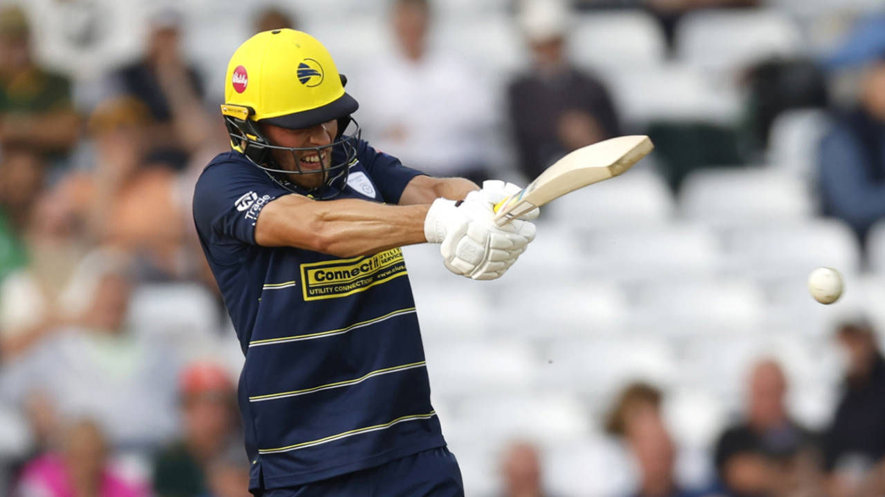 Joe Weatherley pulls hard, Leicestershire vs Hampshire, Metro Bank Cup final, Trent Bridge, September 16, 2023