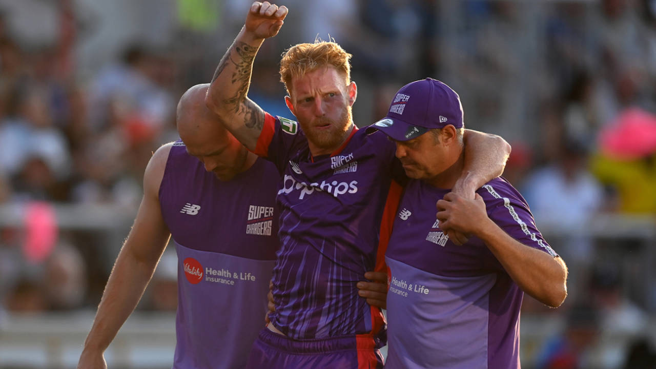Ben Stokes retired hurt with an injury during the run chase, Manchester Originals vs Northern Superchargers, The Hundred (men's), Emirates Old Trafford, August 11, 2024