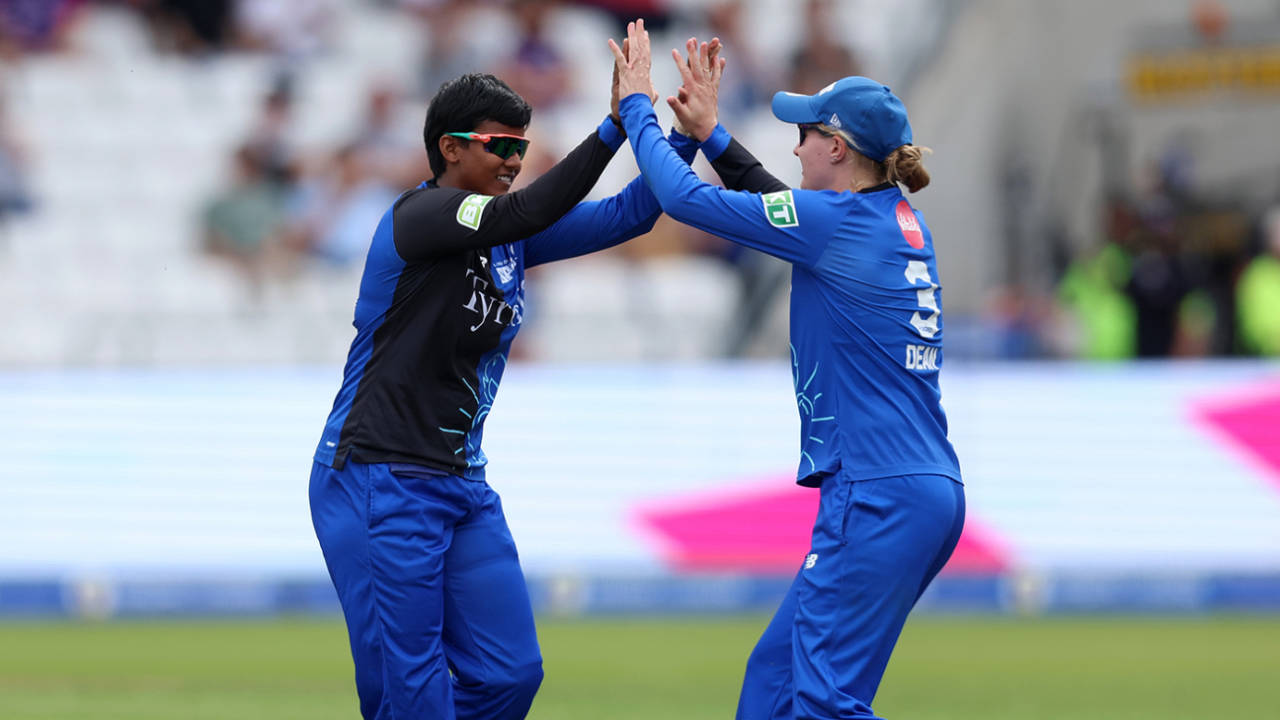 Deepti Sharma and Charlie Dean celebrate, Northern Superchargers vs London Spirit, Headingley, The Hundred (Women's), August 13, 2024