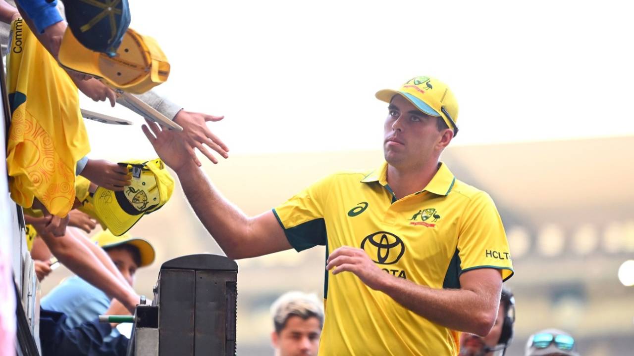 Xavier Bartlett greets the fans, Australia vs West Indies, 1st ODI, Melbourne, February 02, 2024