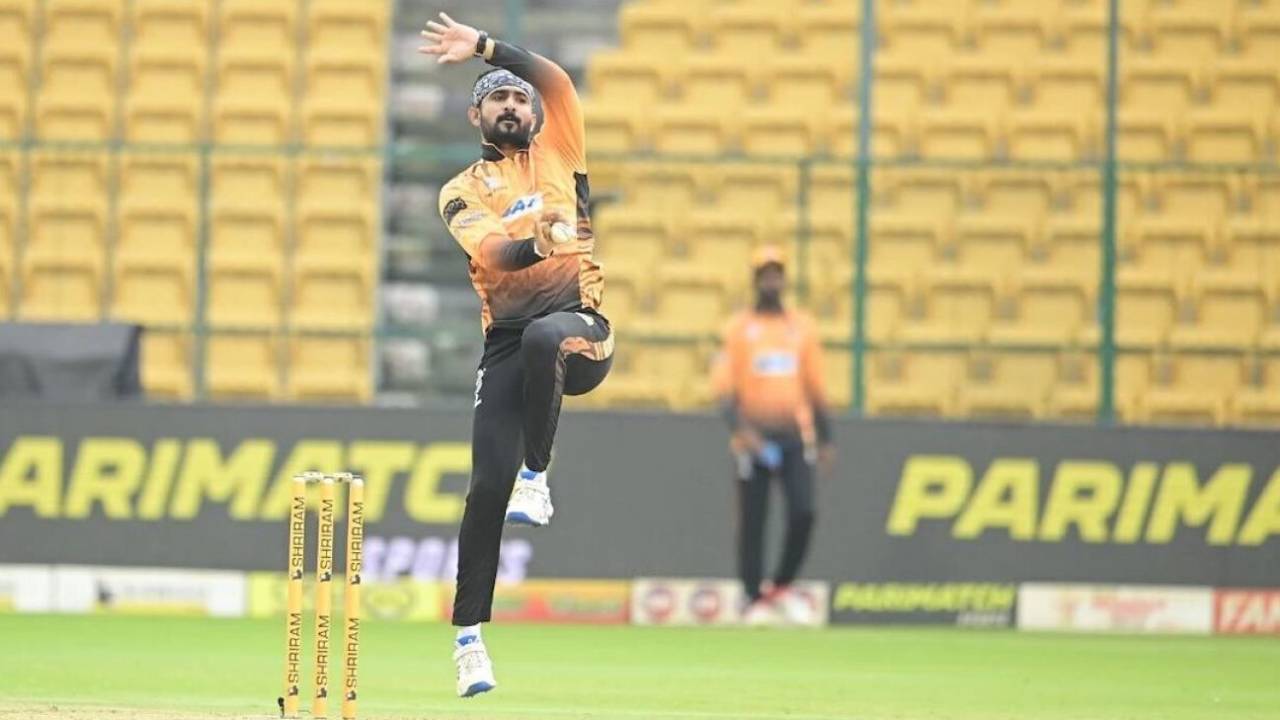 KC Cariappa took a match-winning 2 for 30 in a rain-affected game, Hubli Tigers vs Shivamogga Lions, Maharaja T20, Bengaluru, August 20, 2024