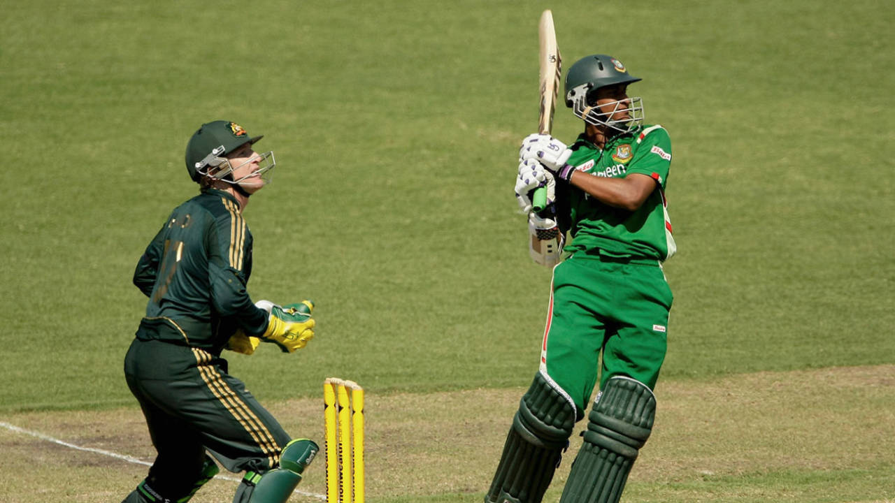 Tamim Iqbal pulls during his 63, Australia vs Bangladesh, 3rd ODI, Darwin, September 6, 2008